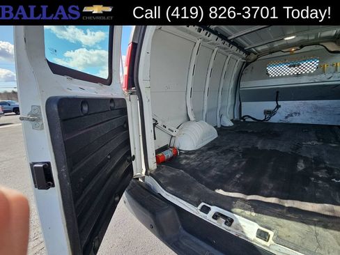 Used 2014 Chevrolet Express 2500 RWD image 25