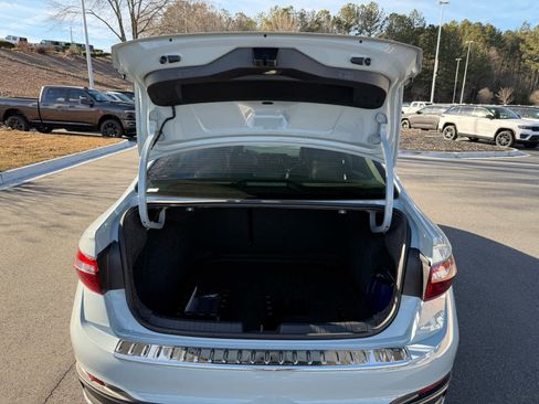 Used 2025 Volkswagen Jetta SE image 29