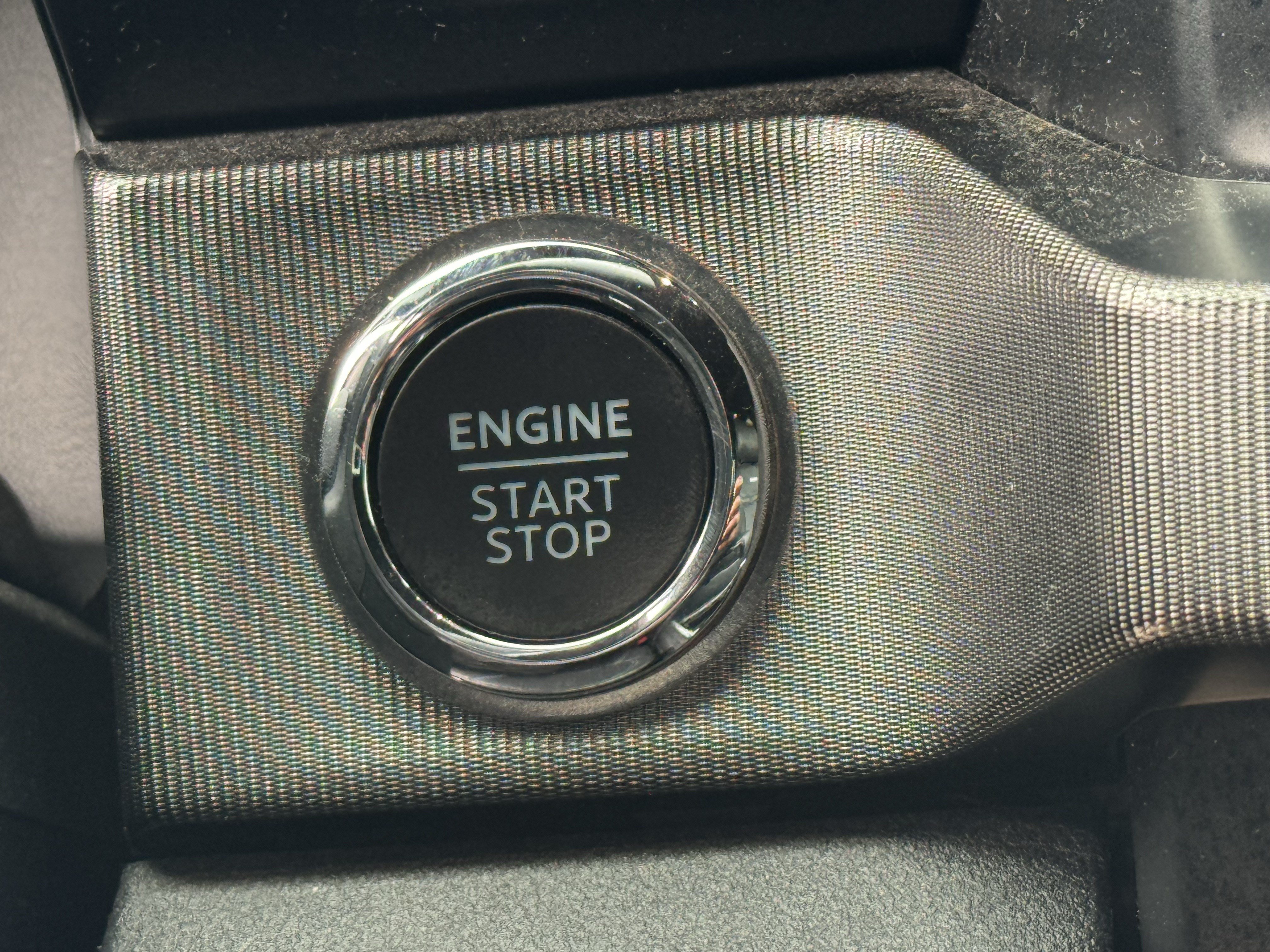 Used 2025 Ford F250 Platinum w/ FX4 Off-Road Package AWD/4WD image 34