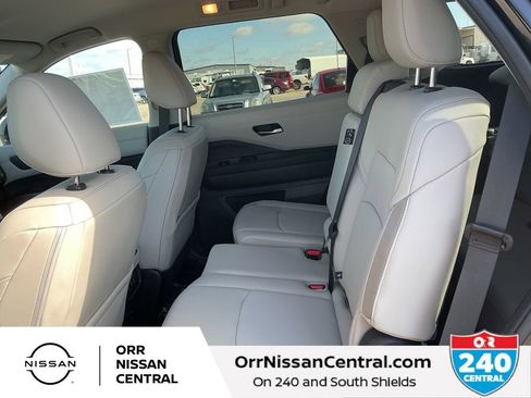 New 2026 Nissan Pathfinder SL image 13