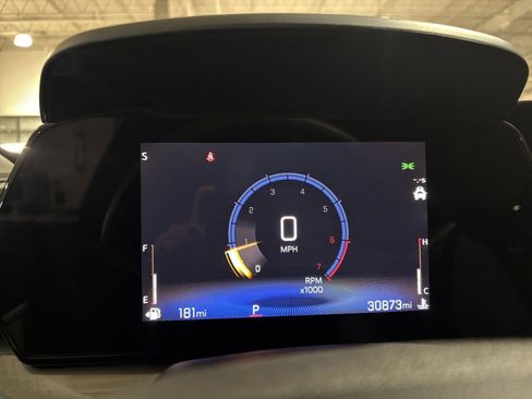 Used 2025 Chevrolet Trax LT FWD image 39