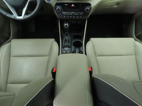 Used 2021 Hyundai Tucson Limited w/ Cargo Package image 16