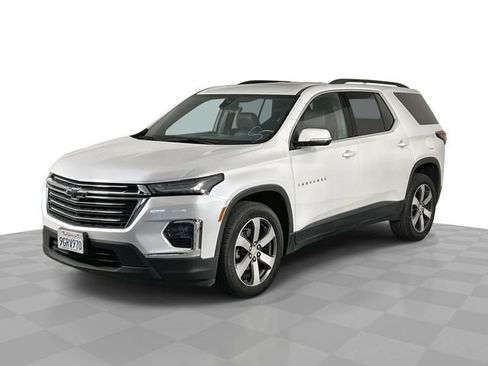 Used 2023 Chevrolet Traverse LT w/ LT Premium Package FWD image 1