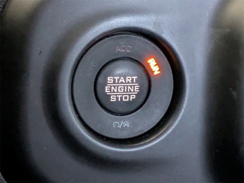 Used 2023 Jeep Gladiator Overland image 35