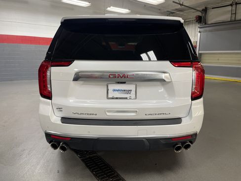 Used 2024 GMC Yukon Denali w/ Advanced Technology Package AWD/4WD image 9