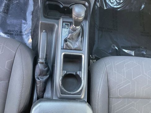 Used 2018 Toyota Tacoma TRD Off-Road image 17