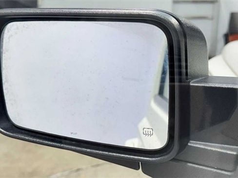 Used 2007 Jeep Commander Sport image 11