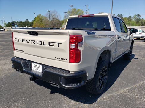New 2026 Chevrolet Silverado 1500 Custom Trail Boss w/ Dark Appearance Package AWD/4WD image 4