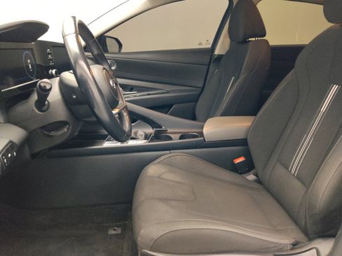 Used 2021 Hyundai Elantra SEL w/ Convenience Package FWD image 17