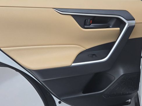 Certified 2025 Toyota RAV4 LE AWD/4WD image 19