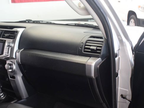 Used 2016 Toyota 4Runner SR5 Premium AWD/4WD image 21