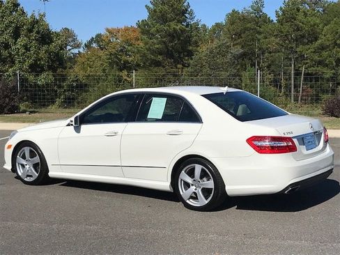 Used 2010 Mercedes-Benz E 350 Sedan image 4