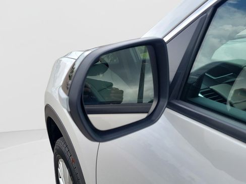Used 2025 GMC Acadia Elevation w/ Elevation Premium Package FWD image 27