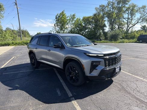 New 2026 Chevrolet Traverse RS w/ LPO, Floor Liner Package AWD/4WD image 3