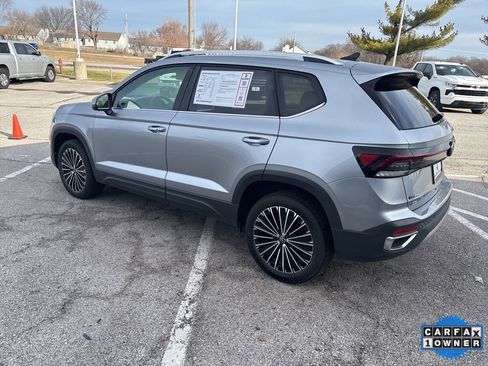 Used 2025 Volkswagen Taos SE image 21