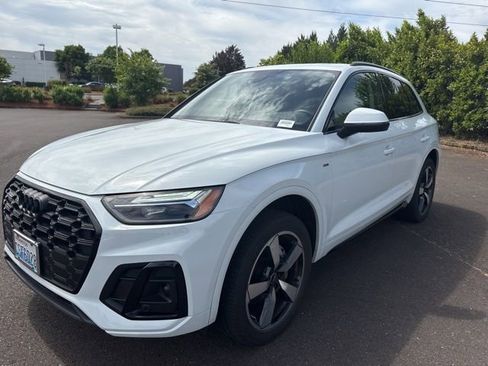 Used 2023 Audi Q5 2.0T Premium Plus w/ Premium Plus Package AWD/4WD image 4