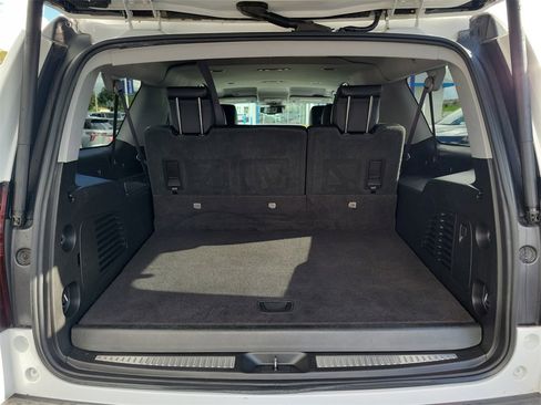 Used 2017 Chevrolet Suburban LT image 20