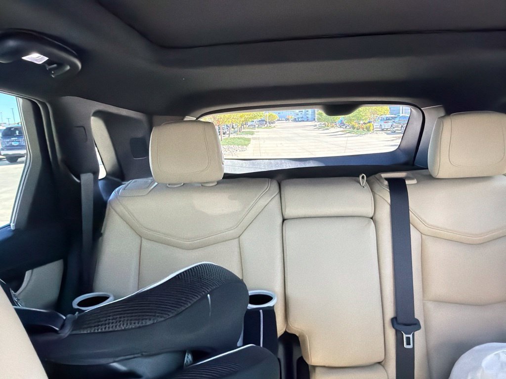 Used 2018 Cadillac XT5 Luxury w/ Driver Awareness Package AWD/4WD image 16