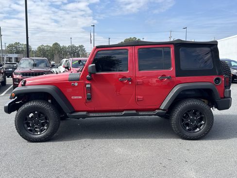 Used 2012 Jeep Wrangler Unlimited Sport image 7