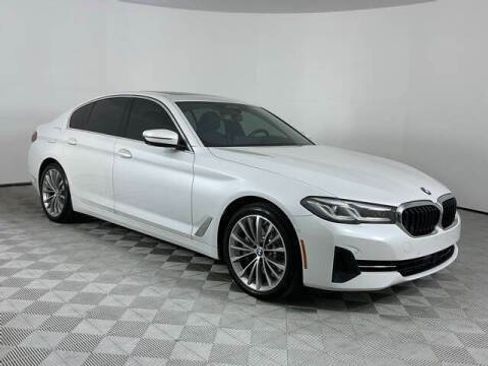 Used 2021 BMW 530e 530e iPerformance w/ Premium Package image 3