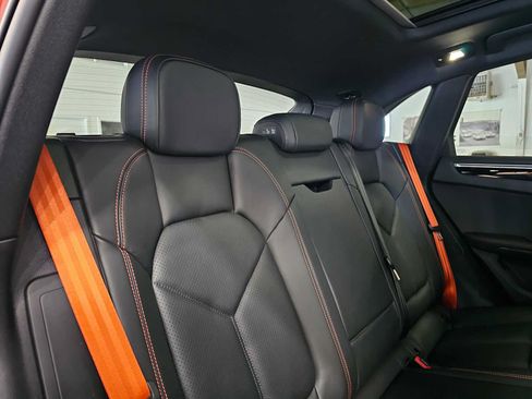 Used 2023 Porsche Macan AWD/4WD image 13