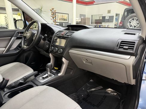 Used 2015 Subaru Forester 2.5i Limited AWD/4WD image 18