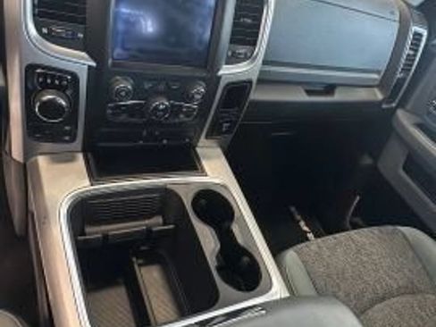 Used 2019 RAM 1500 Classic SLT w/ Black Appearance Group AWD/4WD image 12