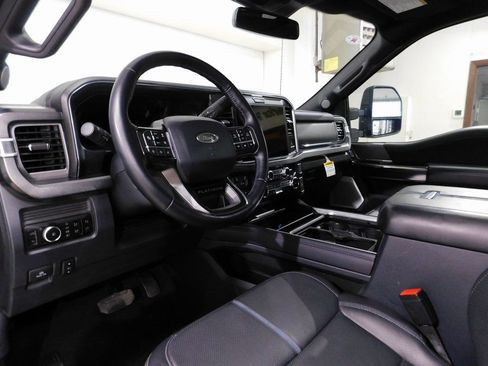 Used 2025 Ford F250 Platinum image 30