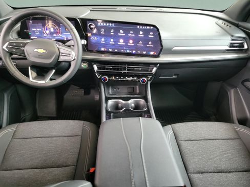Used 2026 Chevrolet Traverse LT FWD image 7
