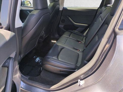 Used 2023 Tesla Model Y Long Range AWD/4WD image 19