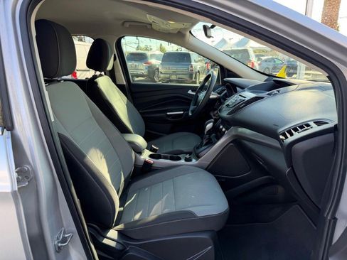 Used 2016 Ford Escape SE image 21