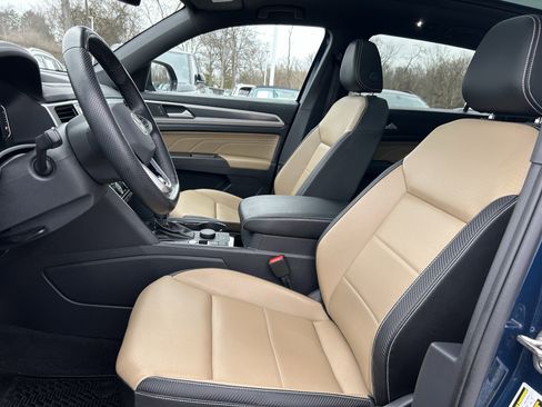 Certified 2023 Volkswagen Atlas Cross Sport SEL R-Line image 22