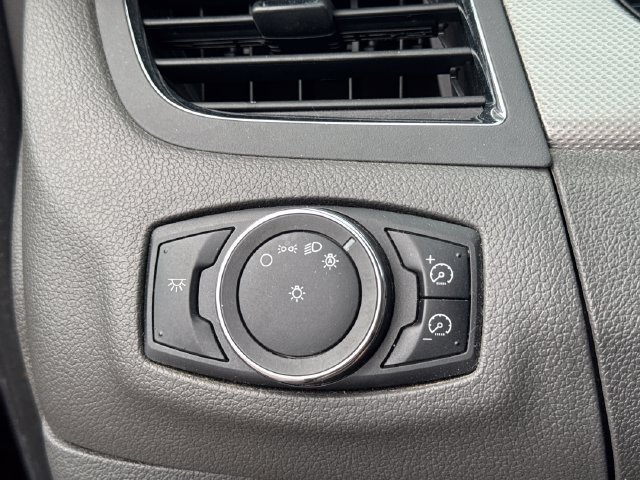 Used 2013 Ford Edge SEL FWD image 30