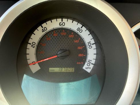 Used 2012 Toyota Tacoma 2WD Regular Cab image 11