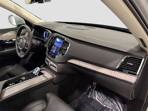 Used 2024 Volvo XC90 B6 Ultimate image 31