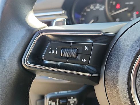 Certified 2025 Porsche Macan image 19