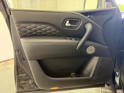 Used 2024 INFINITI QX80 Sensory AWD/4WD image 19