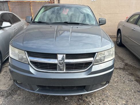Used 2009 Dodge Journey SXT w/ Chrome Appearance Group image 2