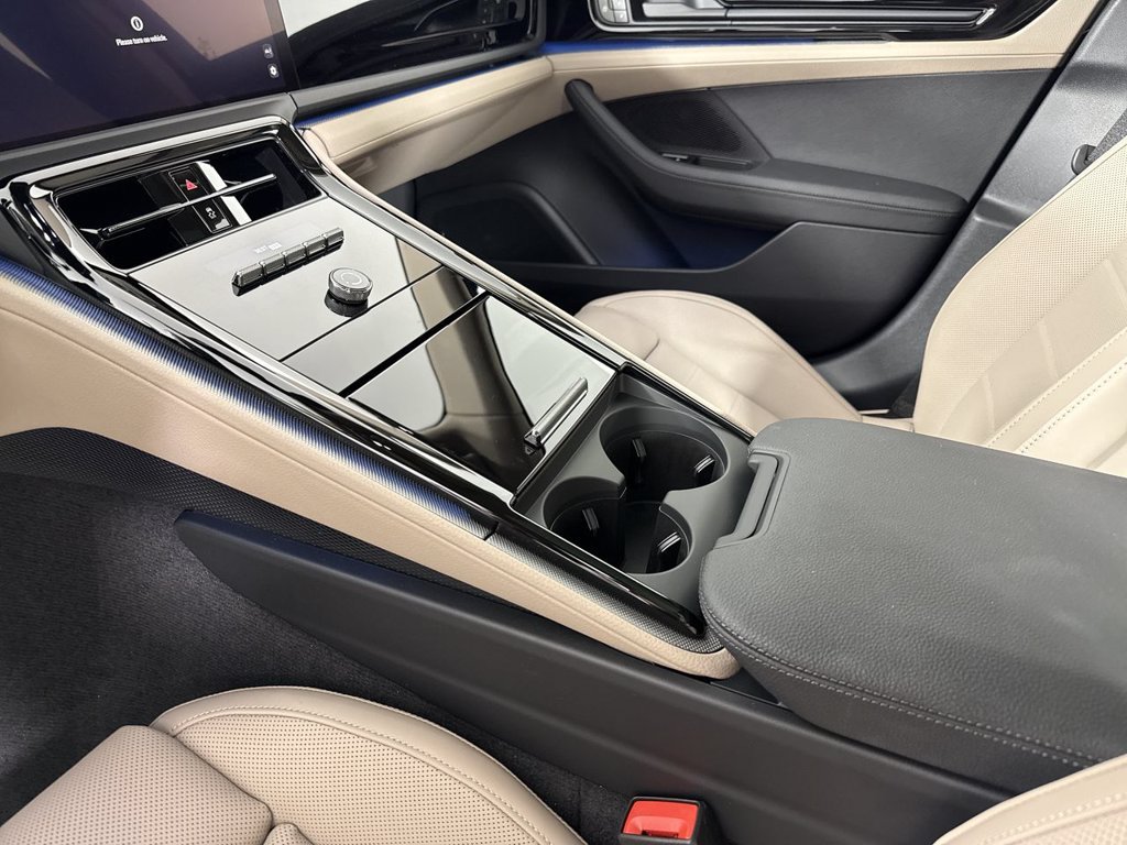 New 2026 Porsche Panamera 4 AWD/4WD image 31