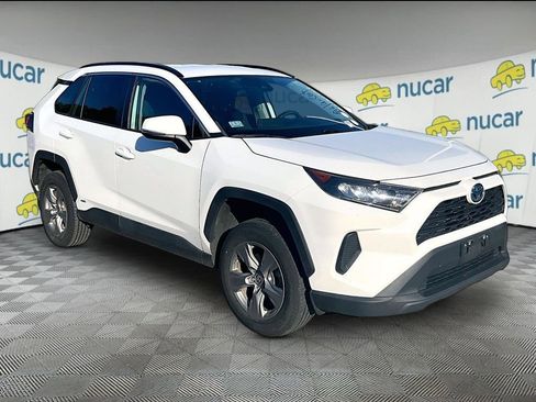 Used 2022 Toyota RAV4 LE AWD/4WD image 1