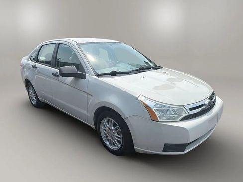 Used 2011 Ford Focus SE FWD image 3