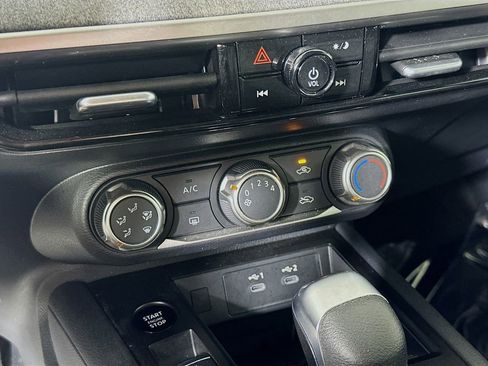 Used 2025 Nissan Kicks SV image 26