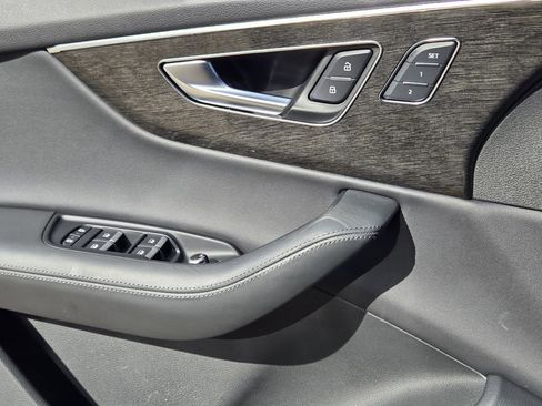 Used 2022 Audi Q7 3.0T Premium Plus image 27