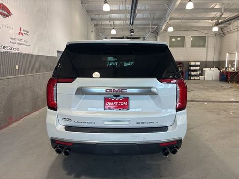 Used 2021 GMC Yukon Denali w/ Denali Premium Package image 4
