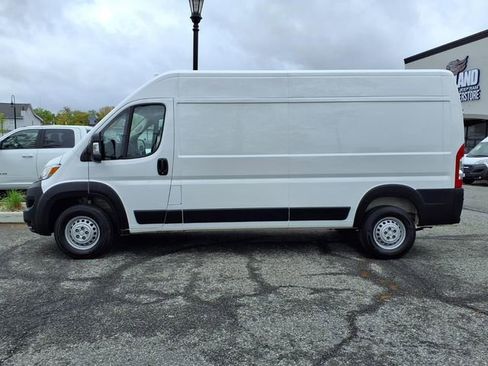 Used 2025 RAM ProMaster 2500 w/ Convenience Group FWD image 5