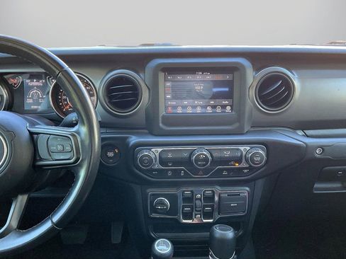 Certified 2022 Jeep Gladiator Sport AWD/4WD image 13