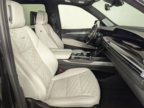 Used 2025 Cadillac Escalade V image 28