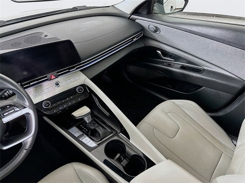 Used 2022 Hyundai Elantra Limited image 28