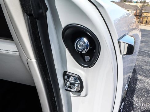 Used 2019 Rolls-Royce Dawn image 36