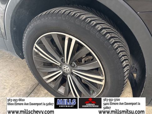 Used 2018 Volkswagen Tiguan SEL image 19